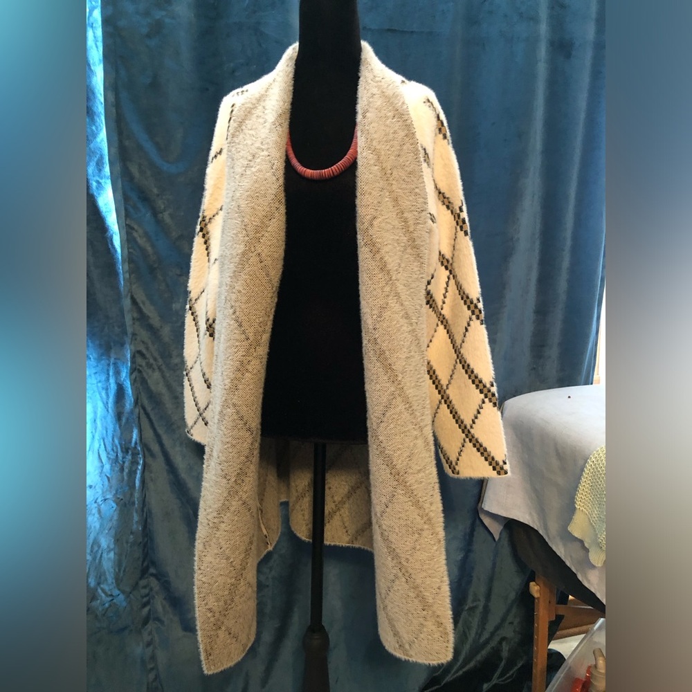NWOT - Magaschoni ivory + combo color duster sweater  size L